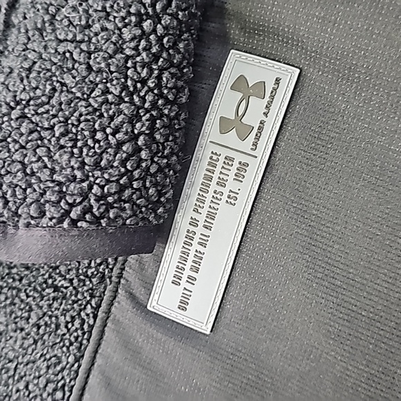 New With Tags Under Armour Pullover - Picture 2 of 7